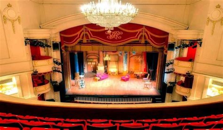 0_PAYBuddyHollyandMariaElenaSantiago Theatre Royal Windsor