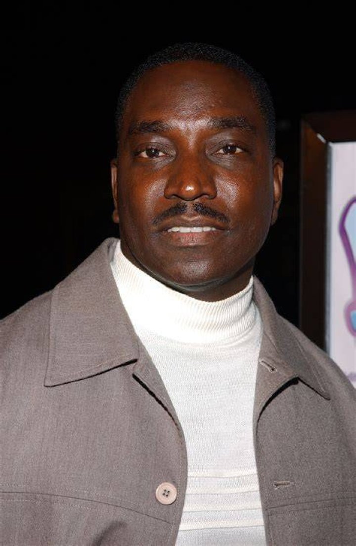 Clifton Powell, "Norbit" Star With Wife & Family Dating A Rapper