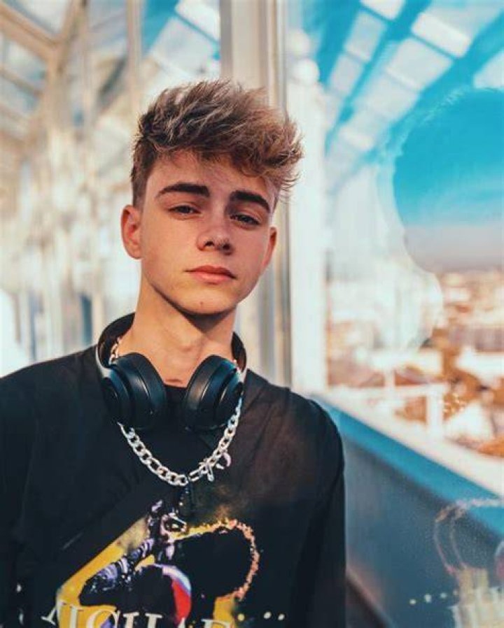 Corbyn Besson Age, Bio, Birthday, Family, Net Worth National Today