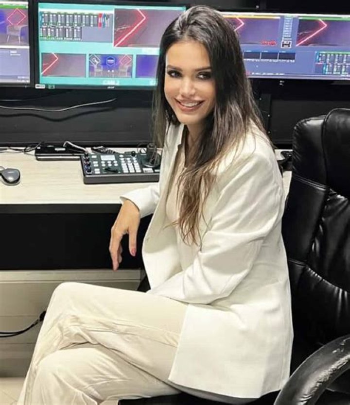 Hulk compartilha foto ao lado de Camila Ângelo e se declara 'Te amo
