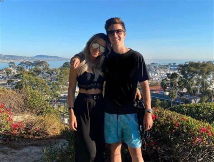 Hunter Lawrence Wife, Is He Married? Who Is Cynthia Tonus? Family